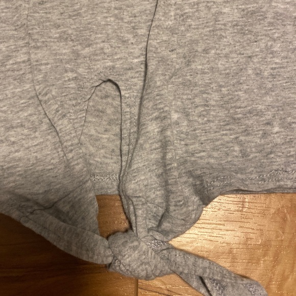 Gray Front Knot Cropped T Shirt - Picture 3 of 4
